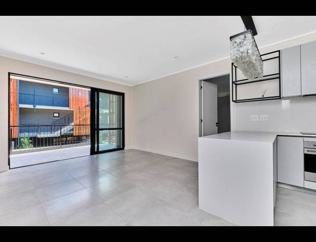 2 BEDROOM PROPERTY TO RENT IN HYDE PARK